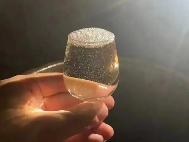白酒作为中国传统酒，如何分辨它的真假？